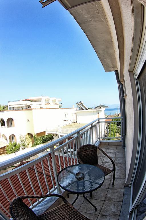 Vournelis Beach Hotel And Spa Nea Iraklitsa Exterior photo